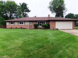 25827 Chaucer Dr, Cleveland, OH 44145-4735