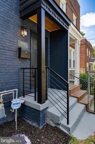 4207 Eads St, Washington DC 20019-3440 exterior