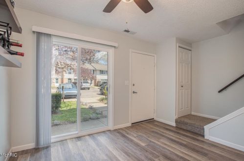 3630 Kenbrooke Ct, Kalamazoo MI 49006-5437 exterior