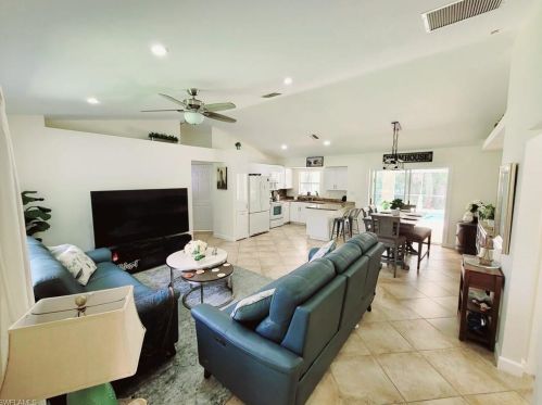 170 15th St, Naples FL 34117-3337 exterior