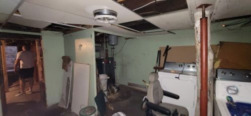 189 Logee St, Woonsocket RI 02895-6060 exterior