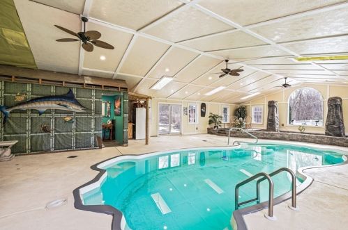 7 Azalea Ln, Peabody MA 01960-4602 exterior