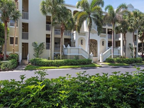 7709 Pebble Creek Cir, Naples FL 34108-6554 exterior