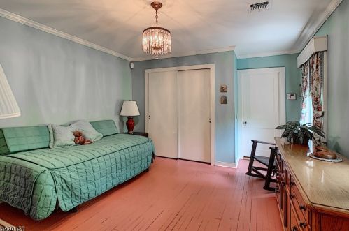 22 Cedar Lk, Parsippany NJ 07834-1805 exterior