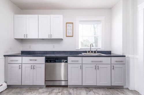 146 Dover St, Providence RI  02908-3932 exterior