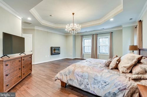 1339 Mayflower Dr, Mc Lean VA 22101-5612 exterior