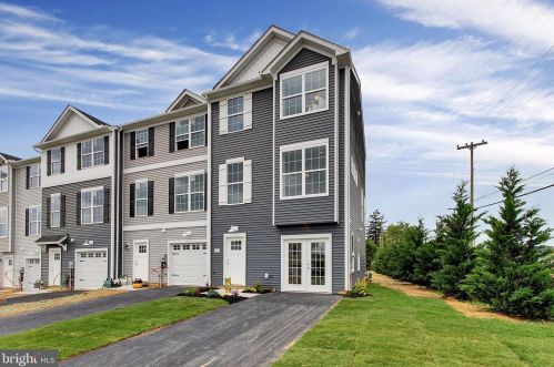 202 Ctr St, Hanover PA 17331-2829 exterior