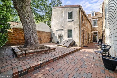 1016 Prince St, Alexandria VA 22314-2945 exterior