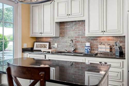 1647 Riverside Dr, Gainesville GA 30501-1837 exterior