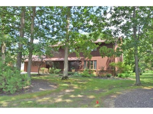 3957 Ash Ln, Cleveland, OH 44122-4703