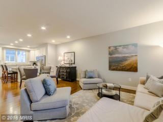 709 Alfred St, Alexandria VA  22314-1825 exterior