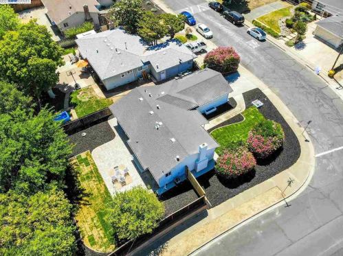 5501 Arizona Dr, Concord CA  94521-4026 exterior