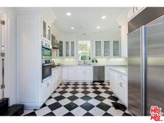 419 St Cloud Rd, Los Angeles CA  90077-3424 exterior