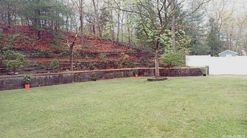 60 Gannet Dr, Commack NY 11725-4903 exterior