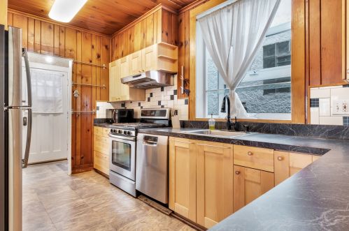 2311 Lunt Ave, Chicago IL  60645-4712 exterior