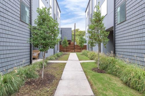 427 10th St, Dallas TX 75208-4619 exterior