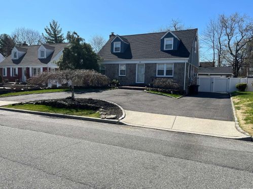 19 Birchwood Dr, Valley Stream, NY 11580-1905