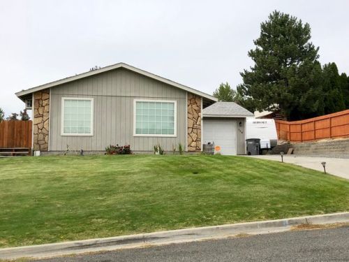 114 58th St, Yakima, WA 98901-1611