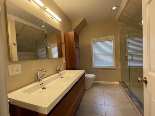 34 Roundwood Rd, Newton MA 02464-1217 exterior