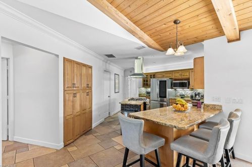 5290 Hawthorn Wood Way, Naples FL 34116-5017 exterior