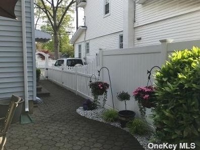 144 Carpenter St, Valley Stream NY 11580-4403 exterior