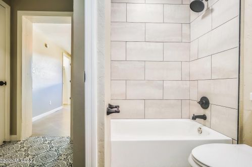 4137 1 St, Tucson AZ 85711-1510 exterior