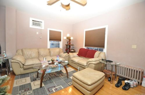 17 Harrison St, Middletown NY 10940-3825 exterior