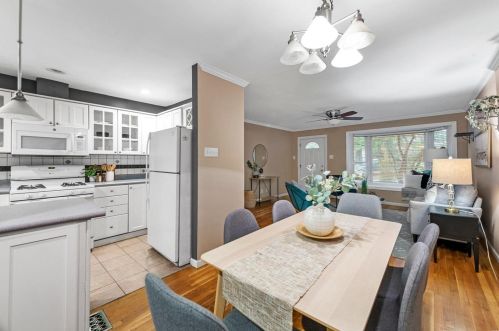 7384 Sharp Ave, Saint Louis MO 63116-3040 exterior