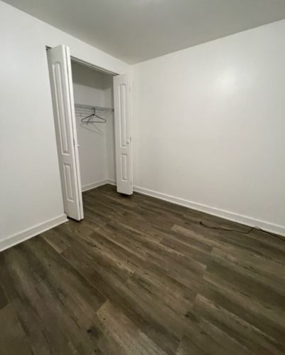 220 Hoyne Ave, Chicago IL 60643-4004 exterior