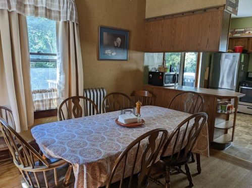 110 Highland St, Woonsocket RI 02895-1815 exterior