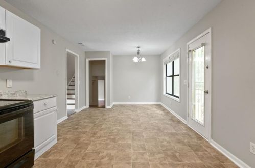 3918 Vly Brk Rd, Lithonia GA 30039-4280 exterior