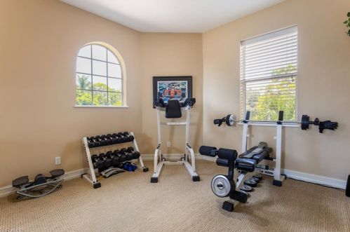 819 Bentwood Dr, Naples FL 34109 exterior