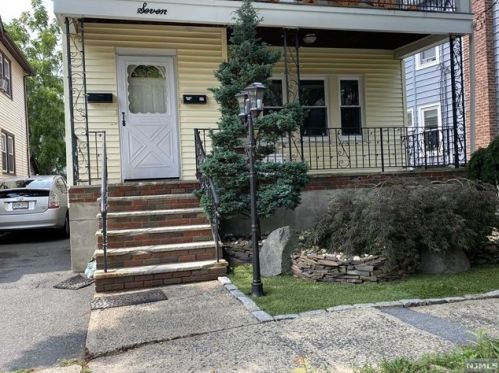 7 Nishuane Rd, Montclair NJ  07042-2424 exterior