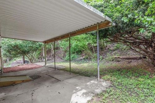 135 Saylong Dr, Pittsburgh PA 15235-4323 exterior