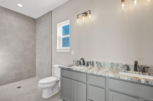 10478 Pne Vly Dr, Grand Blanc MI 48439-2677 exterior