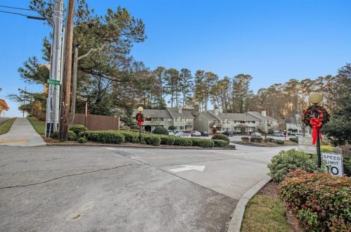 3441 Ivys Walk, Atlanta GA  30340-4042 exterior