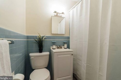 521 21st St, Philadelphia PA  19130-3242 exterior