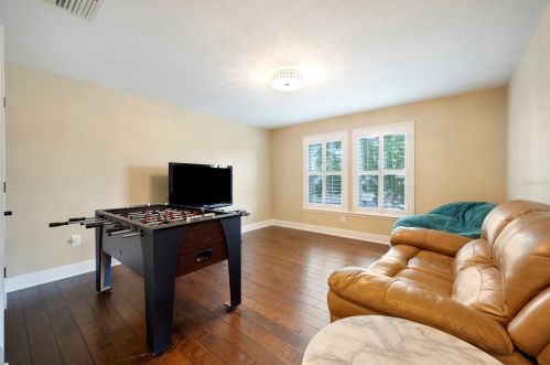 9624 Park Village Dr, Tampa FL  33626-5135 exterior