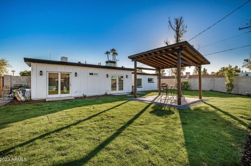 724 Cactus Wren Dr, Phoenix AZ  85021-8626 exterior