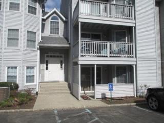 61 Amethyst Ln, Paterson, NJ 07501-3361