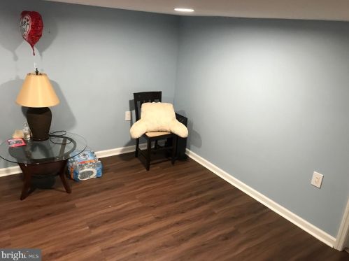 860 Quinton Ave, Trenton NJ 08629-2403 exterior