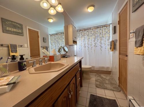 1040 Walnut Ave, Bohemia NY 11716-2176 exterior