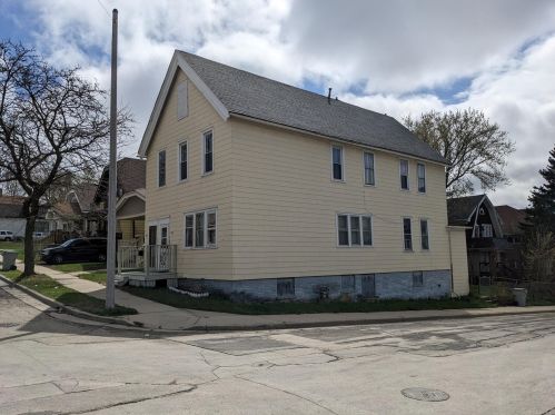 549 Ring St, Milwaukee WI  53212-1934 exterior