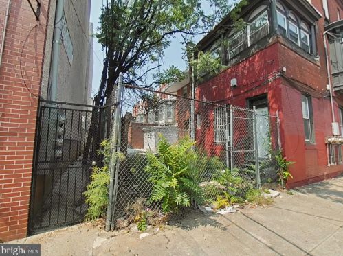 1422 Diamond St, Philadelphia PA 19122-1721 exterior