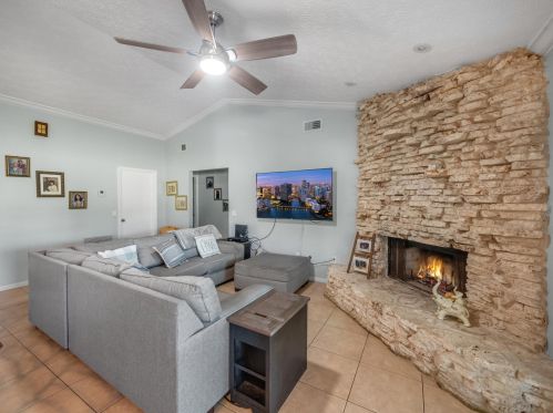 4800 Eagle Dr, Fort Pierce FL 34951-2371 exterior