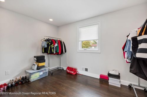 6 Stevens Pl, Hazlet NJ  07730-1205 exterior