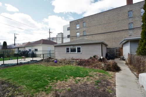 5040 Avers Ave, Chicago IL 60625-6012 exterior