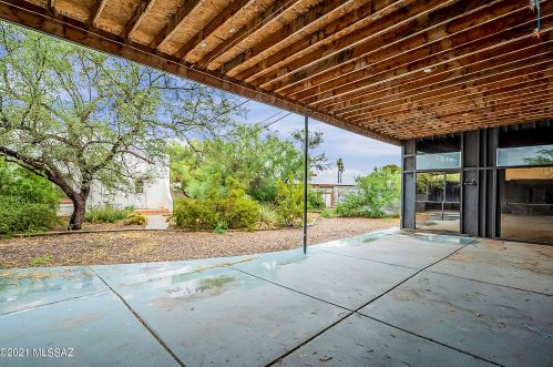 1338 Grant Rd, Tucson AZ 85712-2307 exterior