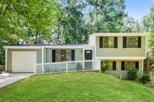 2079 Singer Way, Lithonia GA  30058-5479 exterior