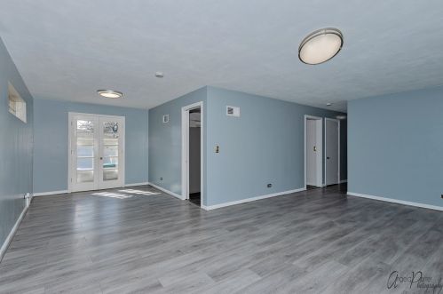 2220 Jackson St, Waukegan IL 60085-7354 exterior